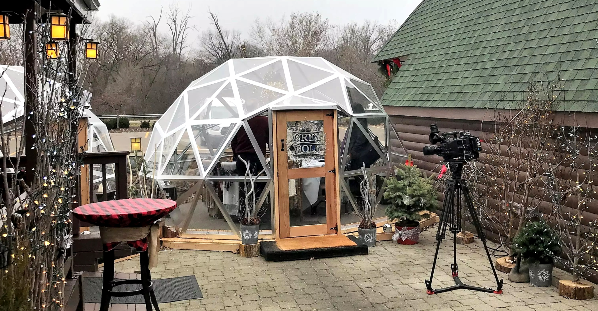 Deadwood-Igloos-Northville-Michigan-Dec-18_clipped_rev_2 Deadwood Bar and Grill in Northville, Michigan, talks with Syma Chowdhry of WXYZ Channel 7 in Detroit about the restaurant’s newest attraction: heated igloos.