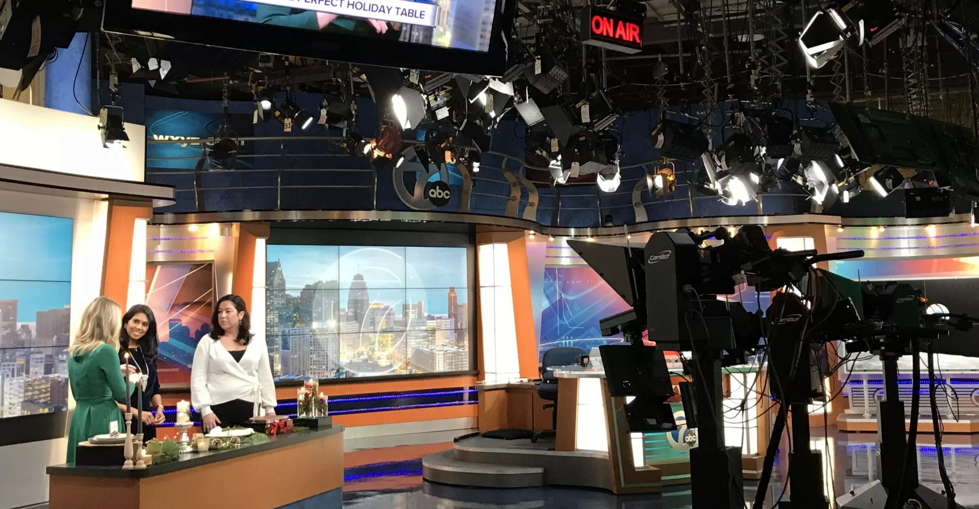 Jen-House-Design-on-WXYZ-December-2018 Jen House Design details how WXYZ viewers can recreate their festive holiday décor at home.